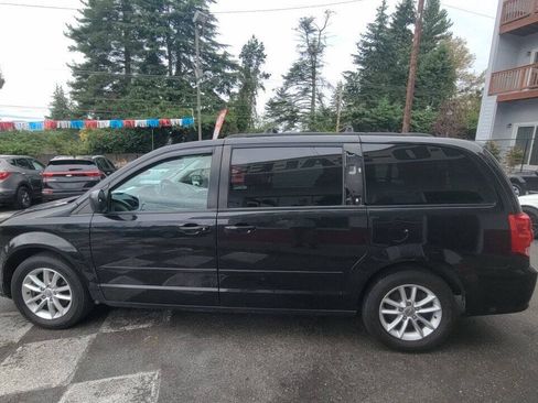Used 2017 Dodge Grand Caravan SXT w/ Quick Order Package 29G SXT FWD image 6