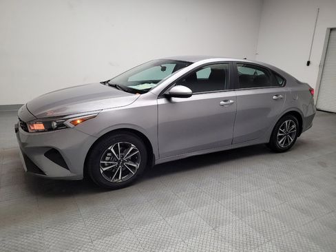 Used 2023 Kia Forte LXS image 2