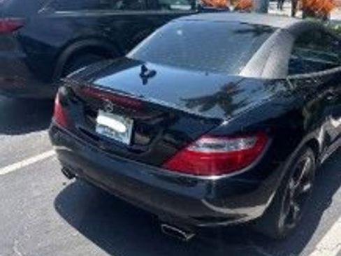 Used 2013 Mercedes-Benz SLK 250 image 2