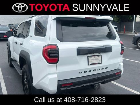 Used 2025 Toyota 4Runner SR5 AWD/4WD image 2