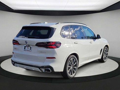 Used 2026 BMW X5 xDrive50e w/ M Sport Package AWD/4WD image 8