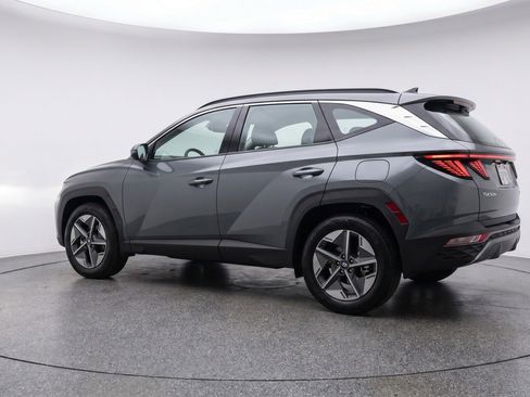 Used 2025 Hyundai Tucson SEL FWD image 6
