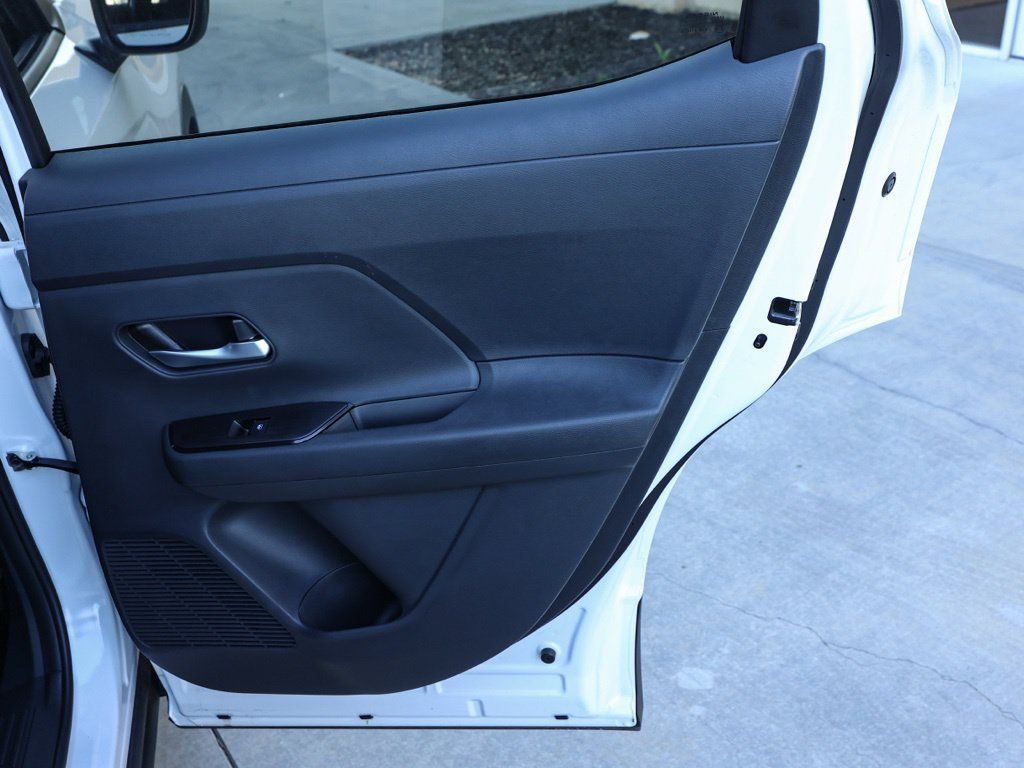 Used 2026 Nissan Kicks SV w/ Charging Package FWD image 20
