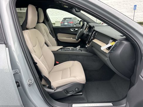 New 2026 Volvo XC60 B5 Core w/ Climate Package image 20