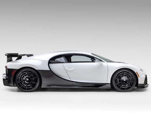 Used 2021 Bugatti Chiron Pur Sport image 82
