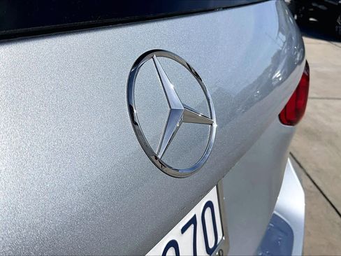 Used 2025 Mercedes-Benz GLB 250 image 30