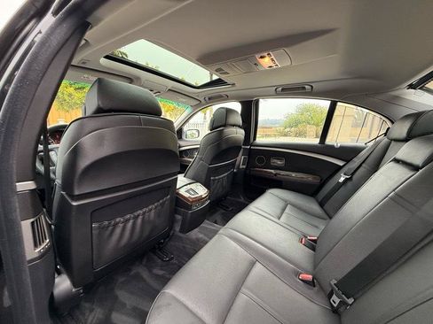 Used 2006 BMW 750i RWD image 38