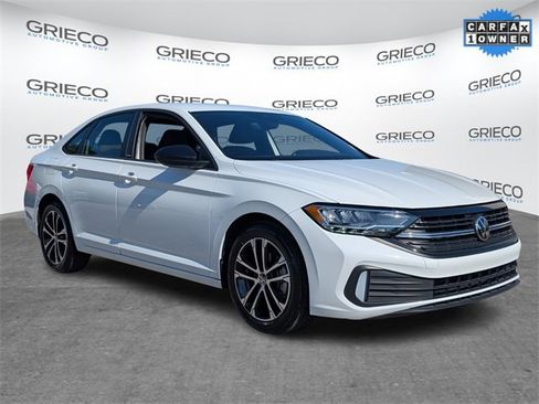 Used 2023 Volkswagen Jetta Sport image 1