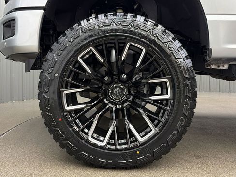 Used 2025 Ford F150 Lariat AWD/4WD image 9