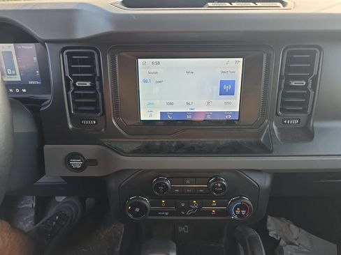 Used 2022 Ford Bronco Big Bend AWD/4WD image 8