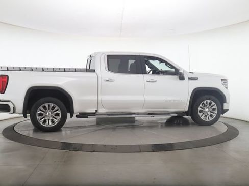 Used 2022 GMC Sierra 1500 Denali AWD/4WD image 6