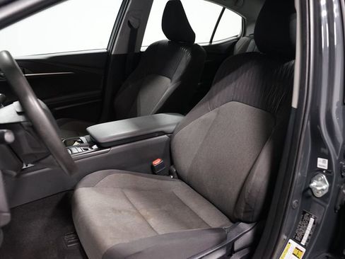 Used 2025 Toyota Camry LE image 27