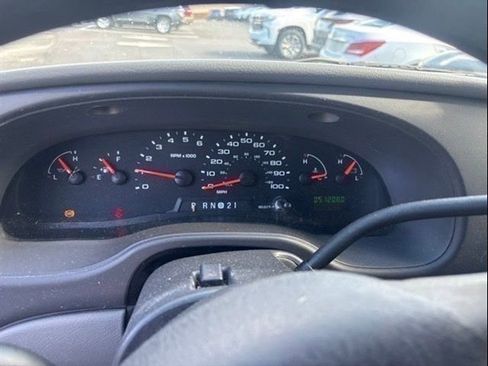 Used 2006 Ford E-150 and Econoline 150 RWD image 21