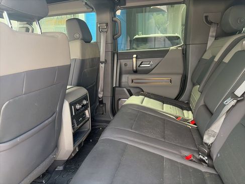 Certified 2024 GMC Hummer EV 2X AWD/4WD image 15