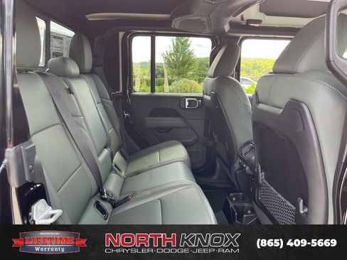 New 2025 Jeep Gladiator Mojave image 19