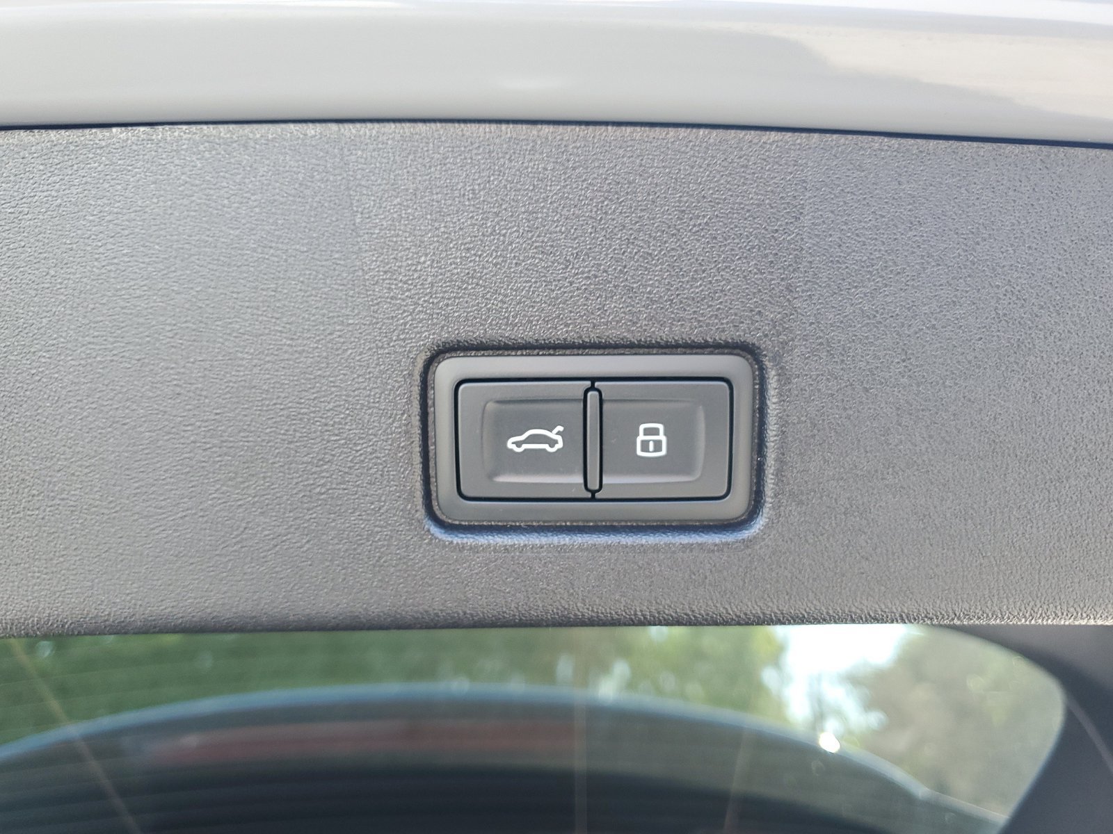 Used 2024 Audi Q4 e-tron Premium Plus AWD/4WD image 9