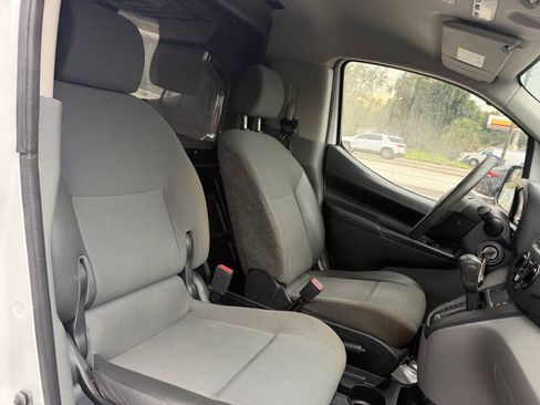 Used 2020 Nissan NV200 S FWD image 21