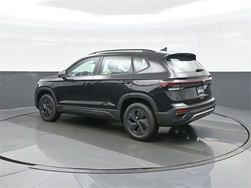 New 2026 Volkswagen Taos S image 5