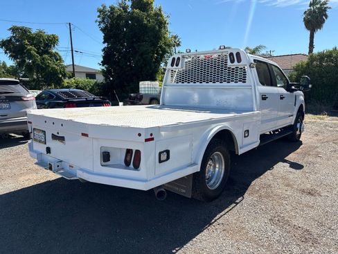 Used 2021 Ford F350 XLT w/ XLT Value Package AWD/4WD image 4