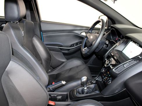 Used 2017 Ford Focus RS AWD/4WD image 30