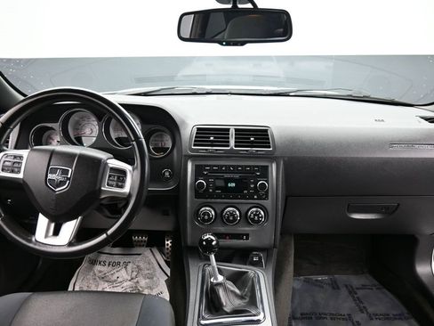 Used 2012 Dodge Challenger R/T image 15