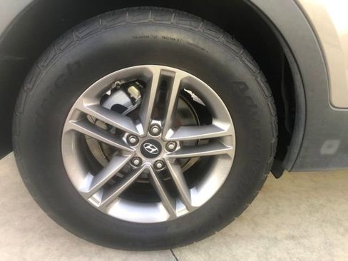 Used 2017 Hyundai Santa Fe Sport image 23