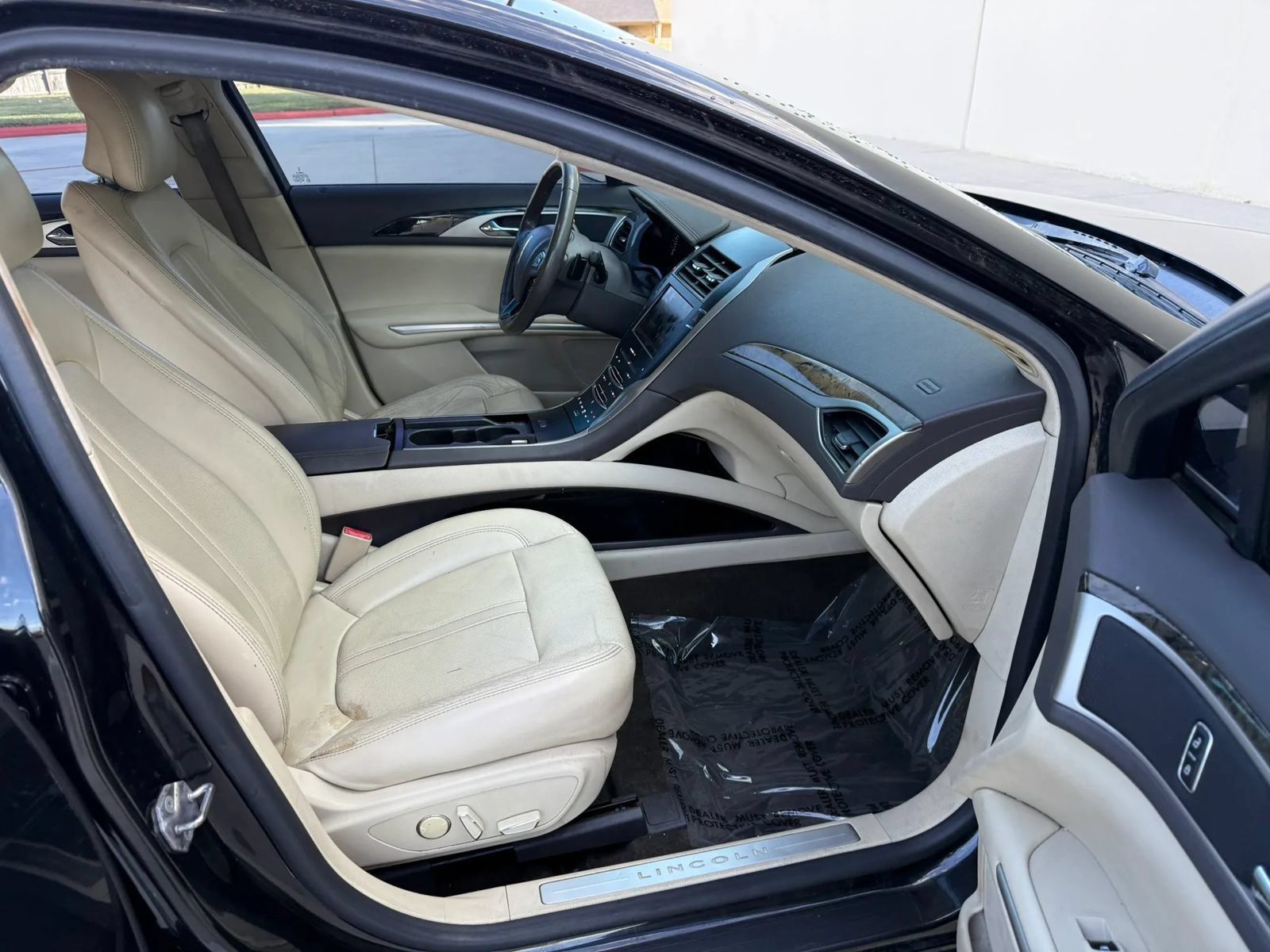 Used 2013 Lincoln MKZ FWD image 18
