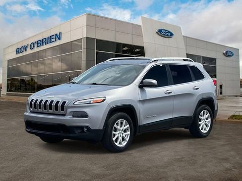 Used 2017 Jeep Cherokee Latitude w/ Safety/Convenience Group AWD/4WD image 1