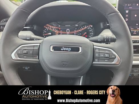 Used 2025 Jeep Compass Limited AWD/4WD image 17