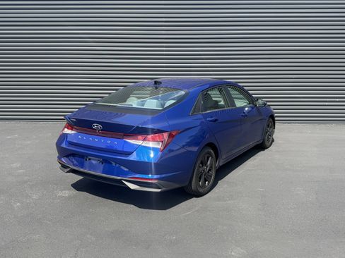 Used 2021 Hyundai Elantra SEL w/ Convenience Package FWD image 9