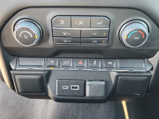 Certified 2022 Chevrolet Silverado 1500 Custom RWD image 18