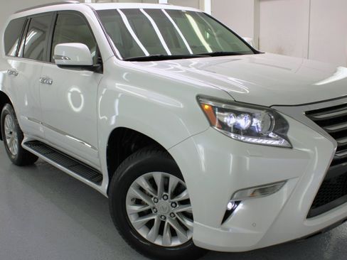 Used 2014 Lexus GX 460 w/ Premium Package AWD/4WD image 14