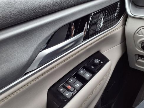 New 2026 Jeep Grand Wagoneer Limited AWD/4WD image 17
