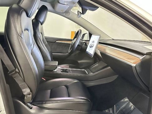 Used 2023 Tesla Model Y Performance image 21