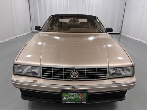 Used 1993 Cadillac Allante image 2