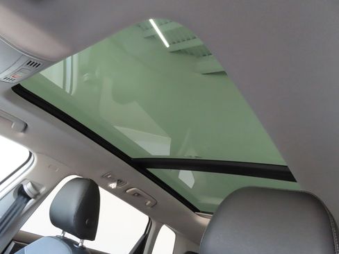 Certified 2026 Volkswagen Taos SE FWD image 20