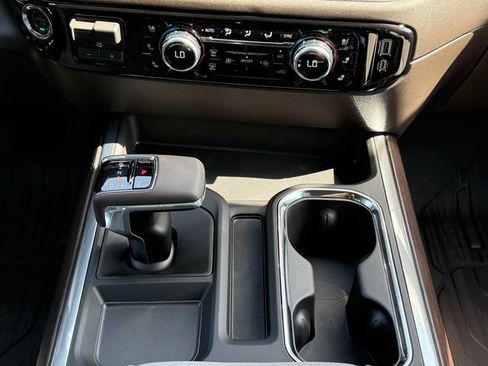 New 2026 GMC Sierra 1500 SLT w/ SLT Premium Plus Package AWD/4WD image 18