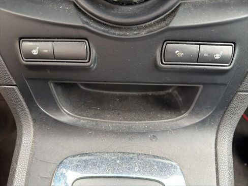 Used 2013 Ford Fiesta SE image 22