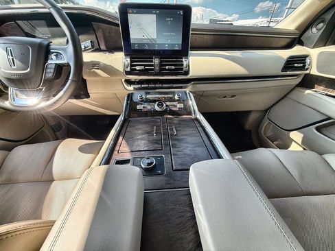 Used 2019 Lincoln Navigator Reserve AWD/4WD image 24