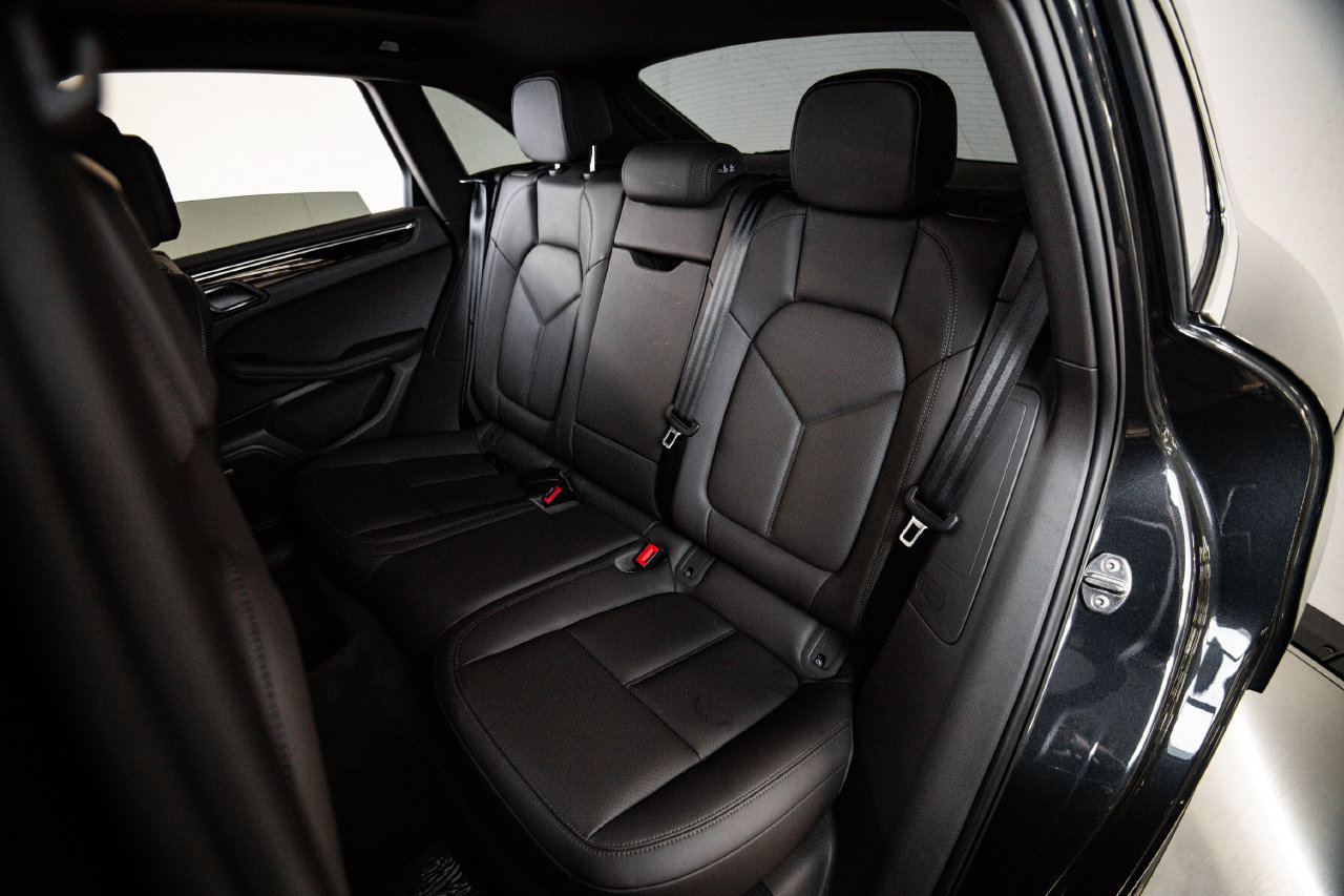 Certified 2026 Porsche Macan S AWD/4WD image 24