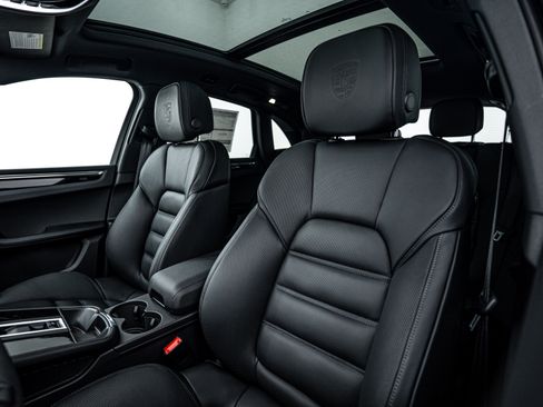 New 2025 Porsche Macan image 14