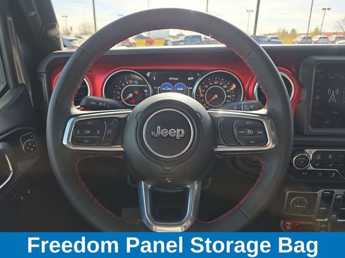 Used 2023 Jeep Gladiator Rubicon w/ Cold Weather Group image 24