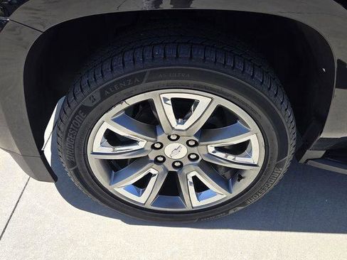 Certified 2018 Chevrolet Suburban LT w/ Luxury Package AWD/4WD image 9