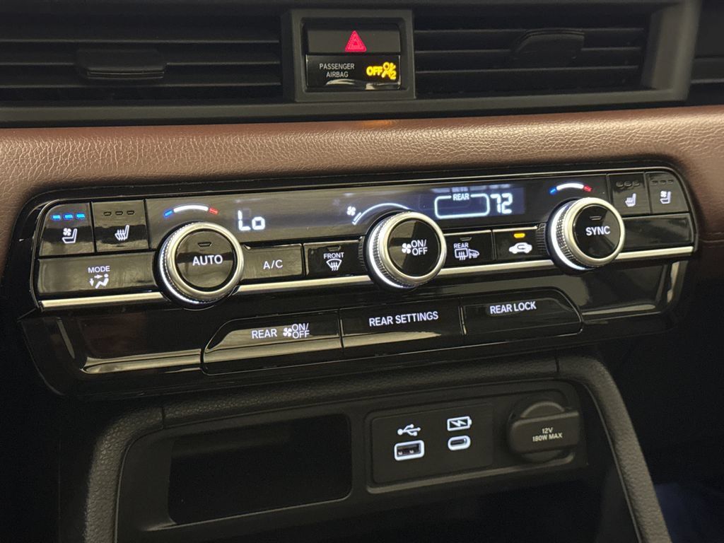 Used 2025 Honda Pilot Elite image 32