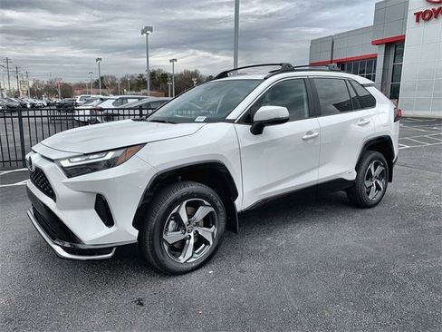 New 2025 Toyota RAV4 SE image 1