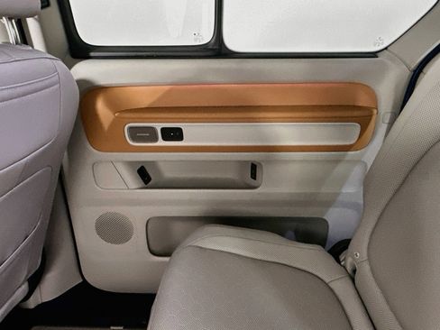 Used 2025 Volkswagen ID. Buzz 1st Edition AWD/4WD image 35