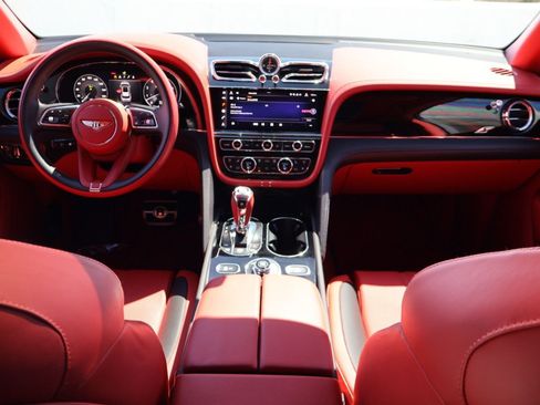 Certified 2023 Bentley Bentayga AWD/4WD image 5