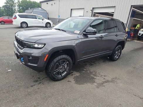 Used 2024 Jeep Grand Cherokee Trailhawk AWD/4WD image 7