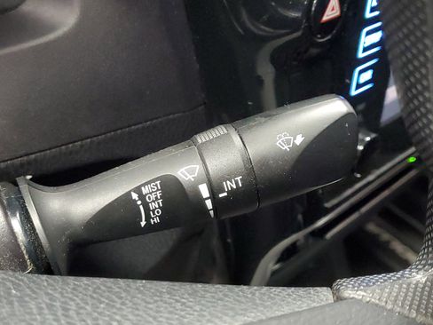 Used 2018 Toyota Corolla LE FWD image 28
