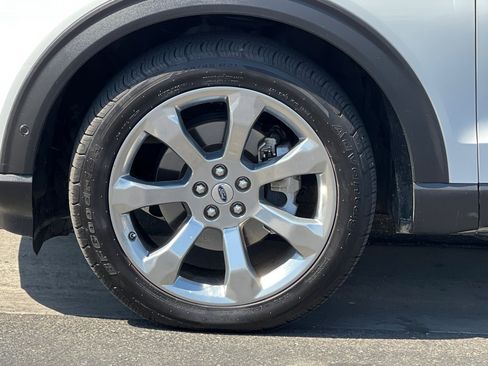 Used 2020 Ford Explorer Platinum w/ Premium Technology Package image 28